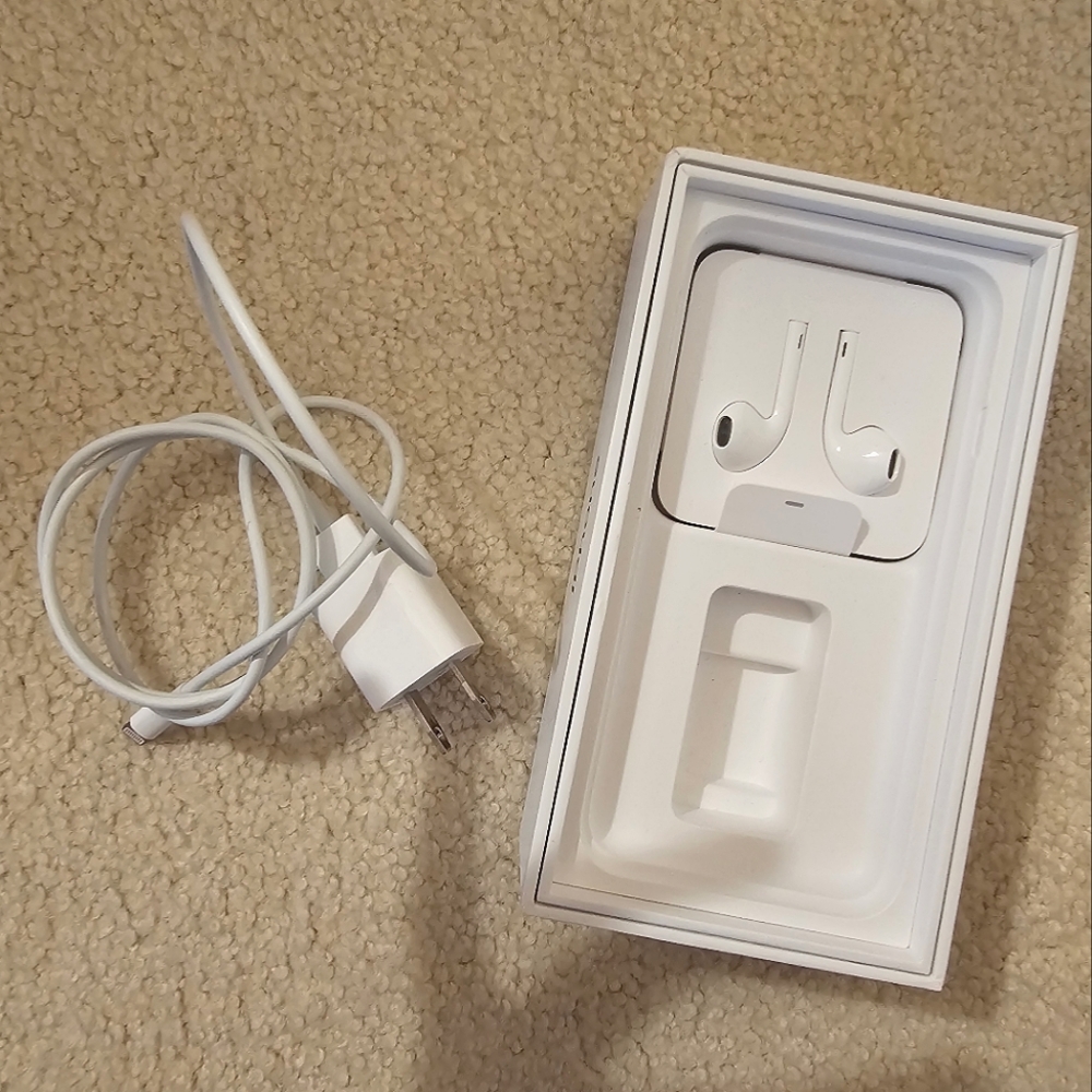 COPY - APPLE IPHONE EarPods with lightning connector and USB cable/power adapt…